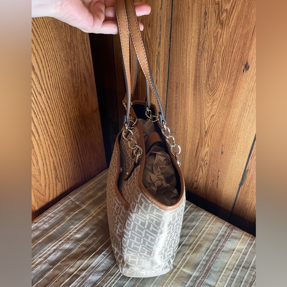 Tommy Hilfiger’s Tan & Cream Jacquard Monogram Shoulder Bag; GUC - Picture 4 of 13
